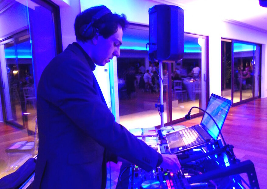 Five Reasons You Need To Hire A Professional DJ