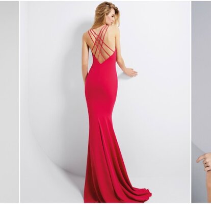 30 Top Dresses with Beautiful Backs for Guests